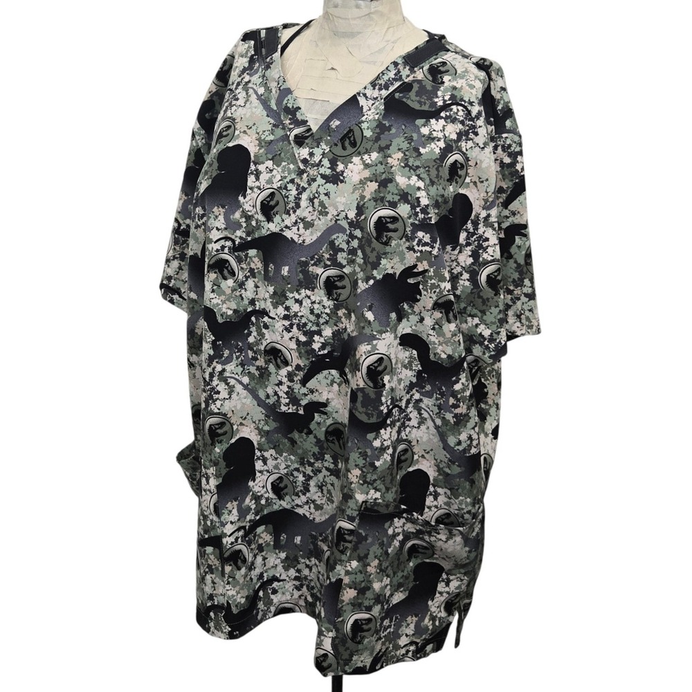 Jurassic World Dominion Scrub Top Mens Large Camo Dinosaur‎ V-Neck Short Sleeve